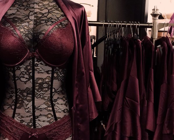 Osez la lingerie ouverte pour pimenter votre soirée