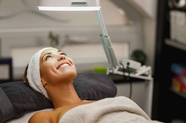 les meilleurs produits anti-âge pour une peau rajeunie